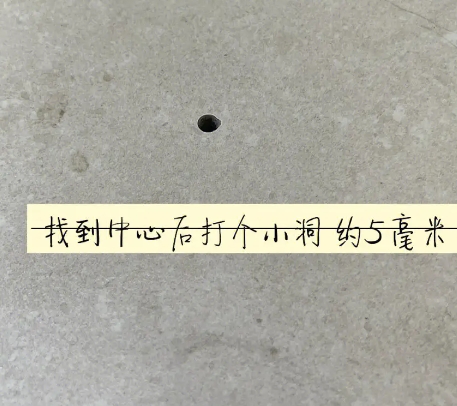 建德瓷砖空鼓维修公司专业解答在瓷砖铺贴过程中，如果砂料搅拌不均匀，将会带来以下问题